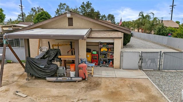 2761 Redlands, Perris, CA 92571
