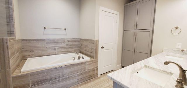 2422 Maufferd Street, Houston, TX 77009