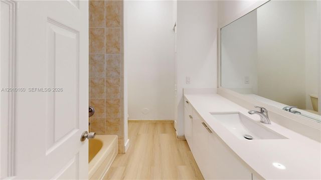 372 NE 26th Pl 201, Homestead, FL 33033