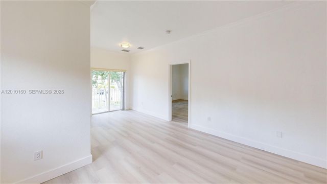 372 NE 26th Pl 201, Homestead, FL 33033