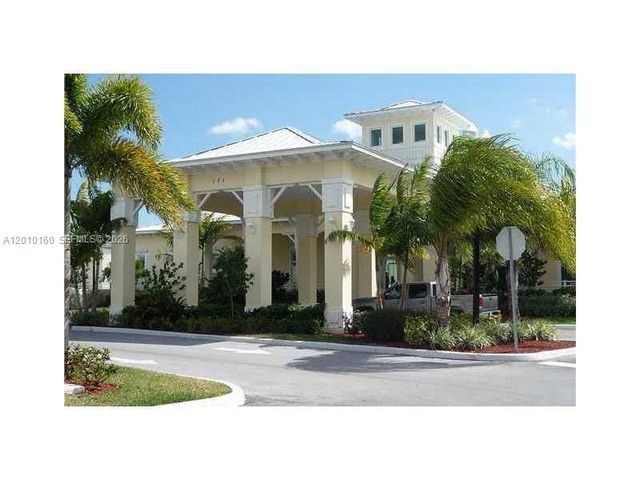 372 NE 26th Pl 201, Homestead, FL 33033