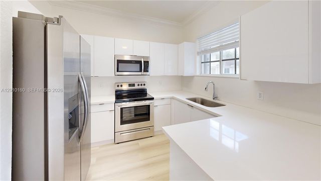 372 NE 26th Pl 201, Homestead, FL 33033