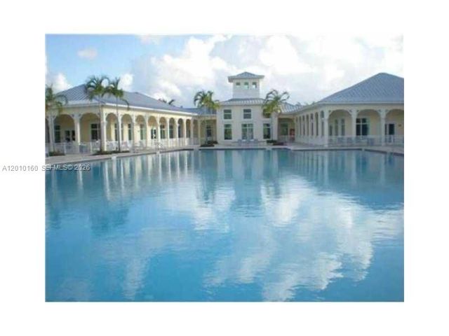 372 NE 26th Pl 201, Homestead, FL 33033