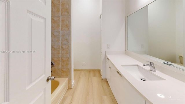 372 NE 26th Pl 201, Homestead, FL 33033