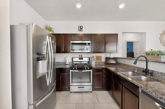 2280 Solara Loop NE, Rio Rancho, NM 87144