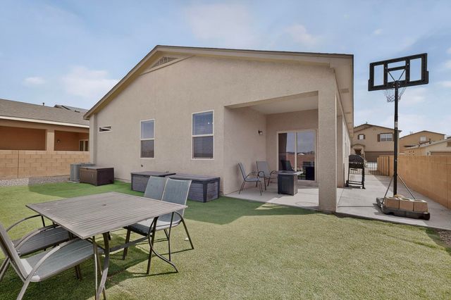 2280 Solara Loop NE, Rio Rancho, NM 87144
