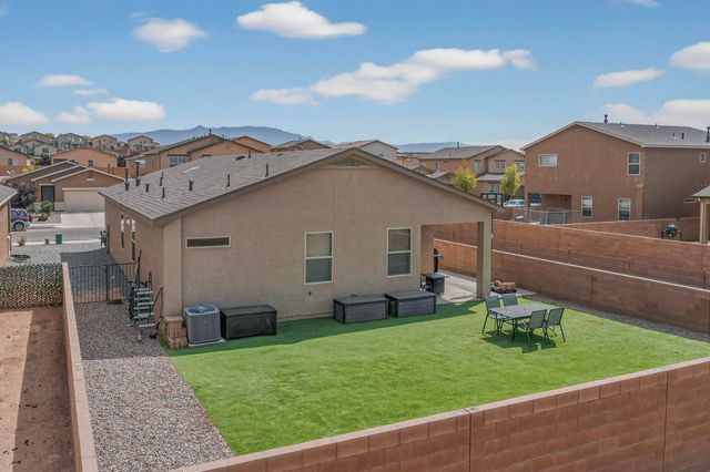 2280 Solara Loop NE, Rio Rancho, NM 87144