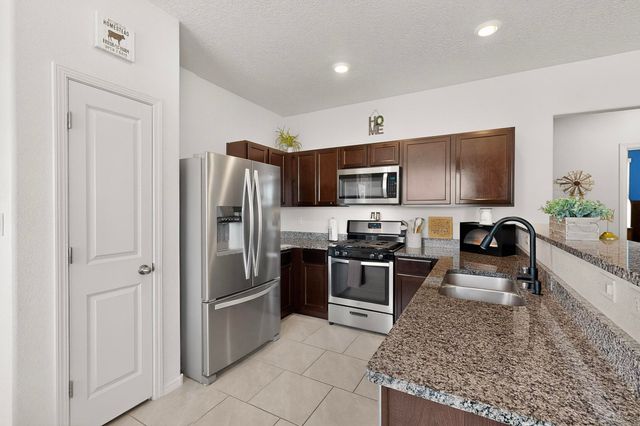 2280 Solara Loop NE, Rio Rancho, NM 87144