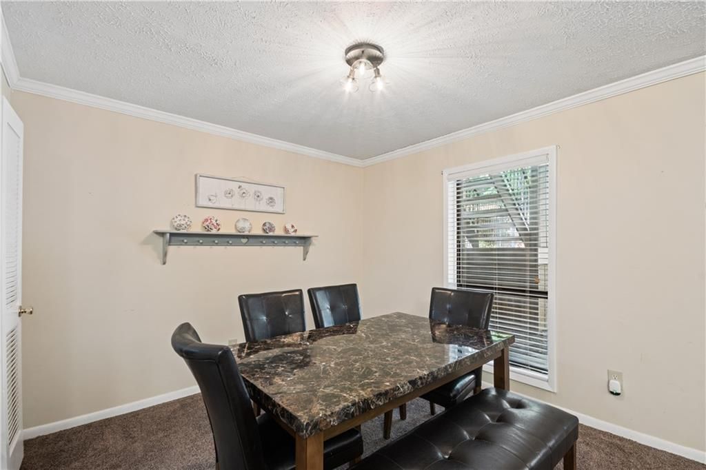 Image 21 of property listing at 8740 Roswell Road 4A, Atlanta, GA 30350