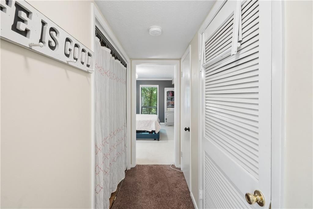 Image 23 of property listing at 8740 Roswell Road 4A, Atlanta, GA 30350
