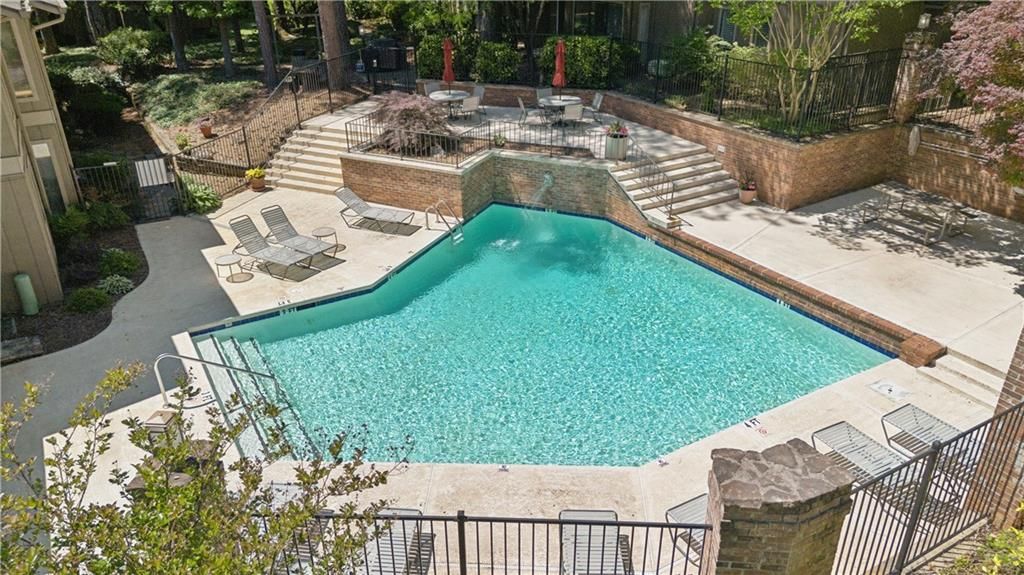Image 33 of property listing at 8740 Roswell Road 4A, Atlanta, GA 30350