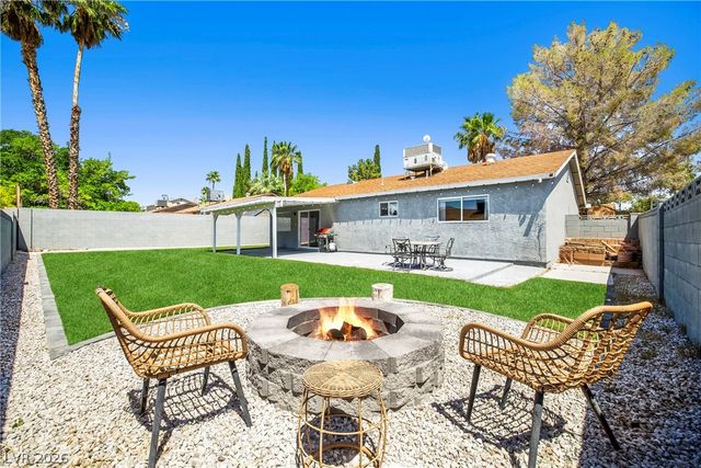 899 El Camino Way, Boulder City, NV 89005