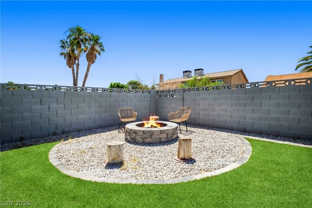 899 El Camino Way, Boulder City, NV 89005