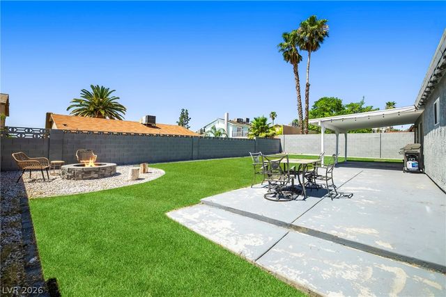 899 El Camino Way, Boulder City, NV 89005