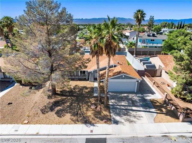899 El Camino Way, Boulder City, NV 89005