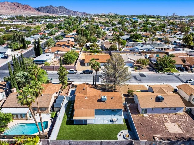 899 El Camino Way, Boulder City, NV 89005