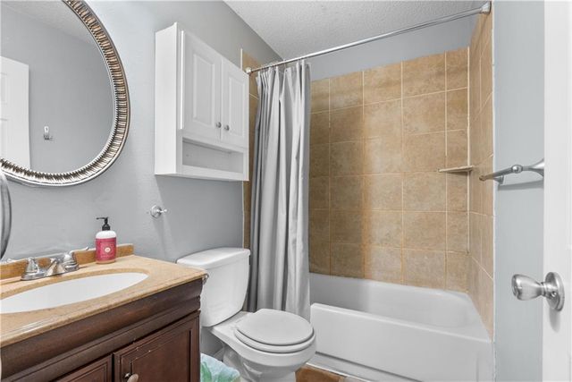 18608 E Arrowhead Place, Independence, MO 64056