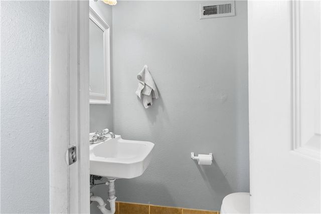 18608 E Arrowhead Place, Independence, MO 64056