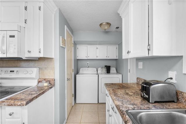 18608 E Arrowhead Place, Independence, MO 64056