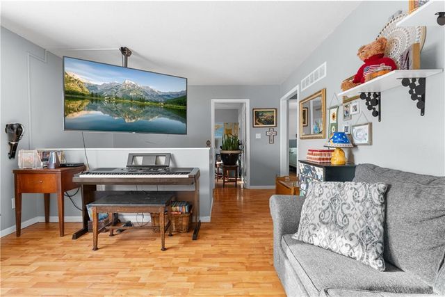 18608 E Arrowhead Place, Independence, MO 64056