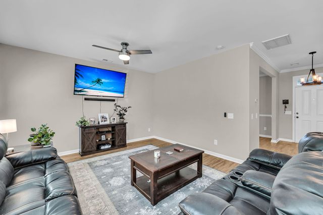 8650 Sentry Circle, North Charleston, SC 29420