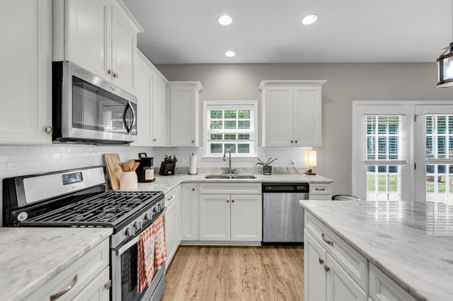 8650 Sentry Circle, North Charleston, SC 29420