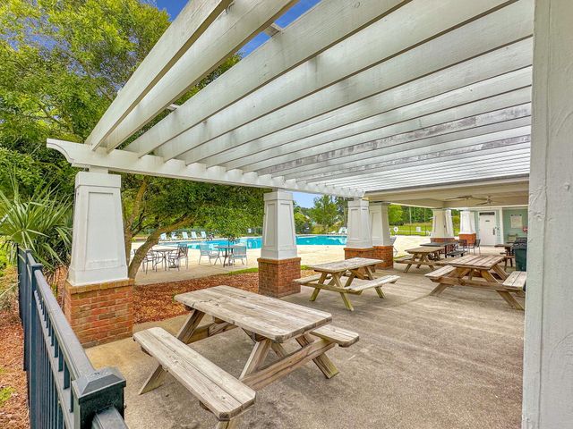 8650 Sentry Circle, North Charleston, SC 29420