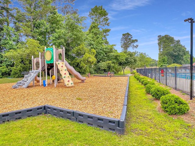 8650 Sentry Circle, North Charleston, SC 29420