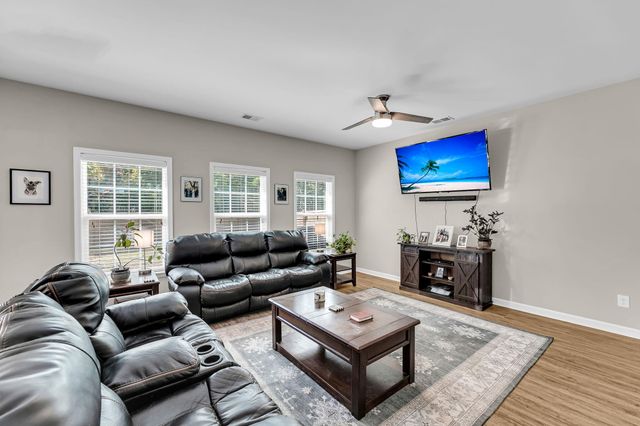 8650 Sentry Circle, North Charleston, SC 29420