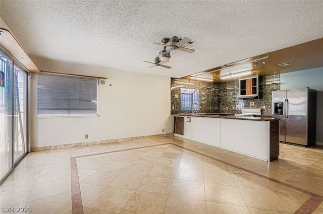 4723 Desert Vista Road, Las Vegas, NV 89121