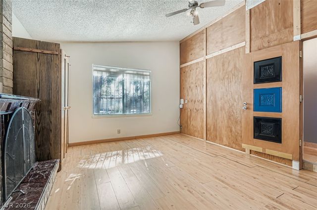 4723 Desert Vista Road, Las Vegas, NV 89121