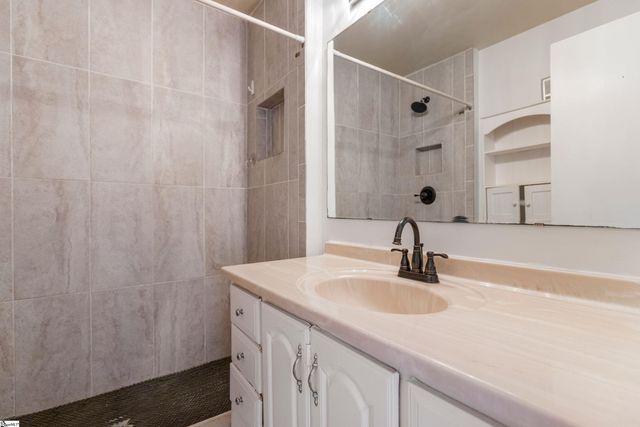 3706 E North Street Unit G3, Greenville, SC 29615