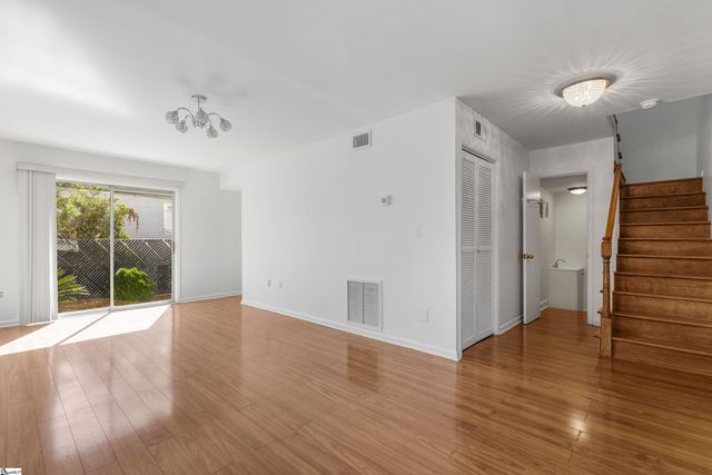 3706 E North Street Unit G3, Greenville, SC 29615