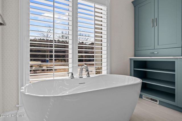 911 White Horse Drive, Greenville, NC 27834