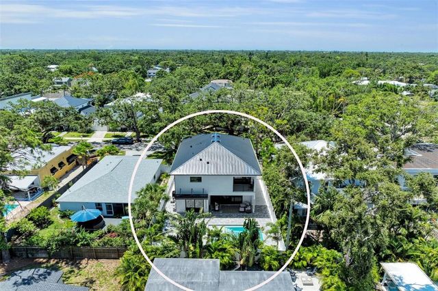 2425 FLOYD STREET, Sarasota, FL 34239