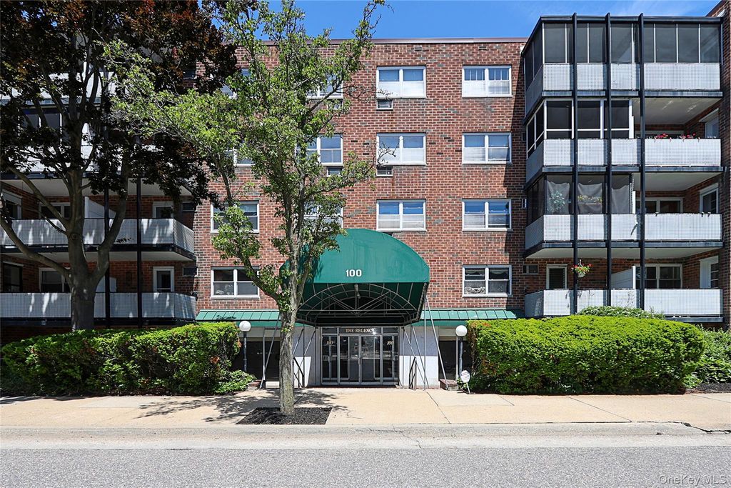 100 Lincoln Avenue 3D, Mineola, NY 11501 — exterior
