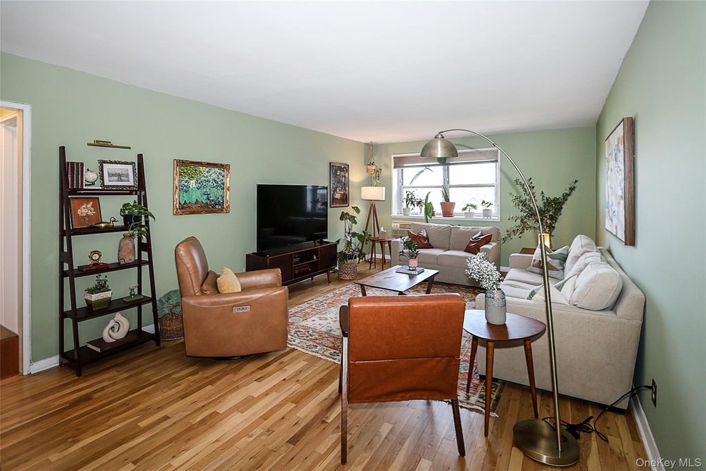 100 Lincoln Avenue 3D, Mineola, NY 11501 — photo 3