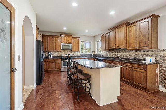 39122 Nautical Lane, Harrison Twp, MI 48045