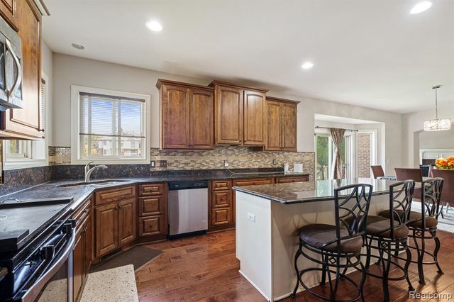 39122 Nautical Lane, Harrison Twp, MI 48045