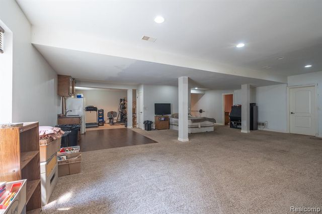 39122 Nautical Lane, Harrison Twp, MI 48045