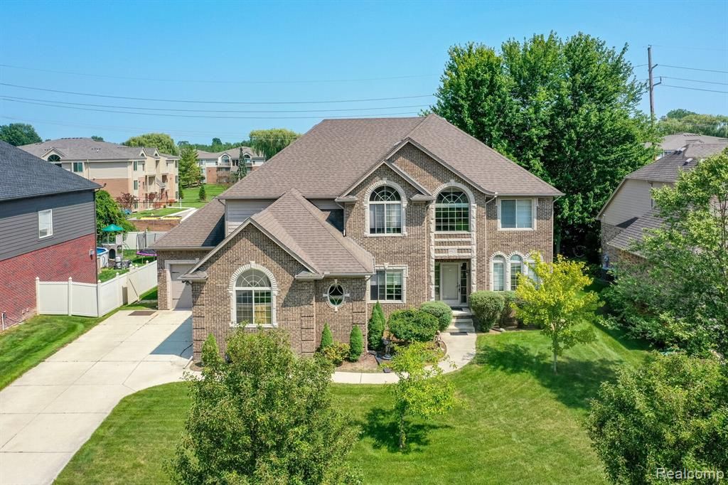 39122 Nautical Lane, Harrison Twp, MI 48045