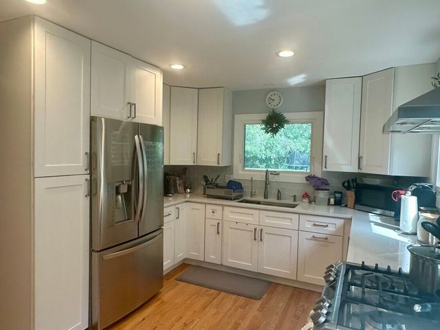 1961 Heather Lane, Northbrook, IL 60062
