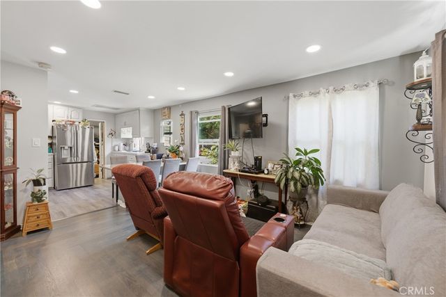 1164 Mentone, Pasadena, CA 91103