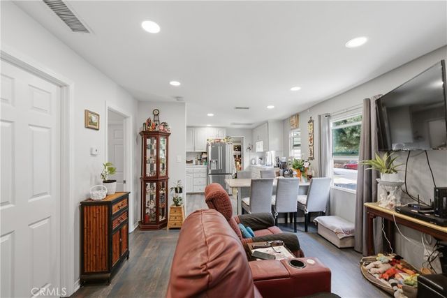 1164 Mentone, Pasadena, CA 91103
