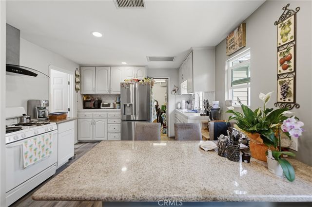 1164 Mentone, Pasadena, CA 91103
