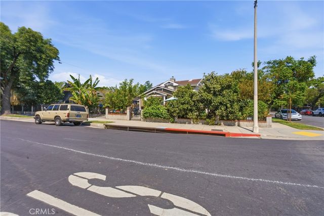 1164 Mentone, Pasadena, CA 91103