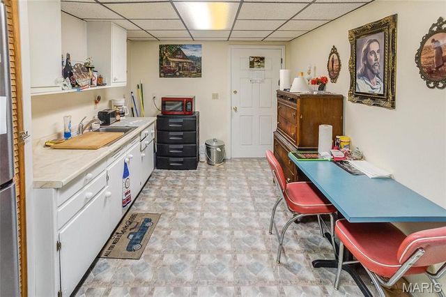 1810 Montview Avenue, Godfrey, IL 62035