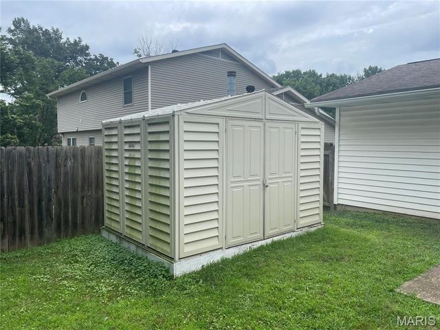 1810 Montview Avenue, Godfrey, IL 62035