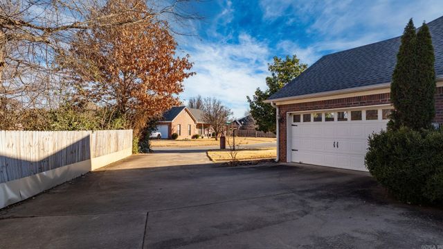 2775 Silver Crest Drive, Conway, AR 72034