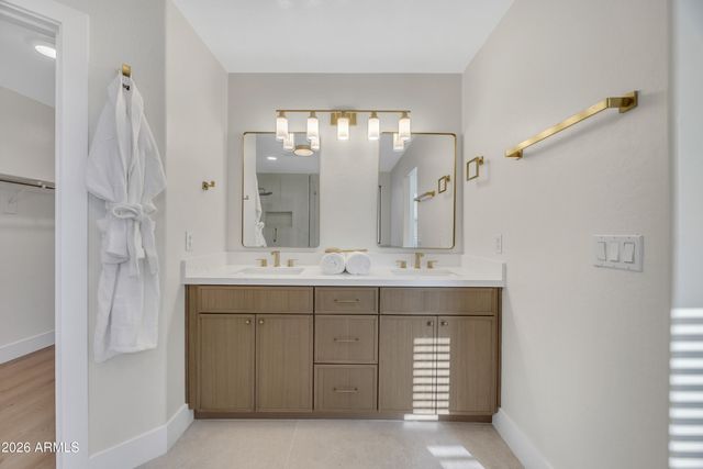 9035 W YUKON Drive, Peoria, AZ 85382